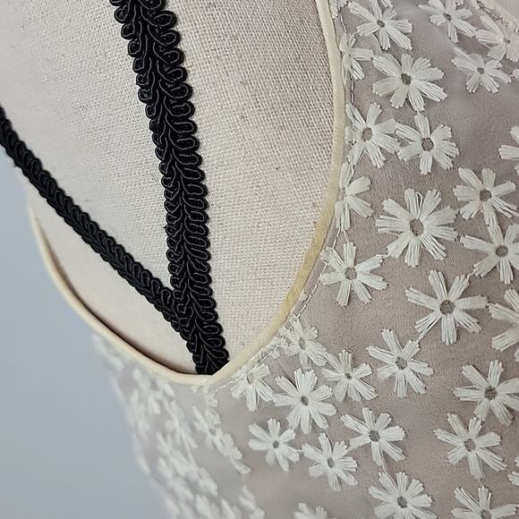 Anna Sui Floral Embroidered Sleeveless Ivory Sheath Dress 0 MINOR FLAWS - Picture 5 of 15